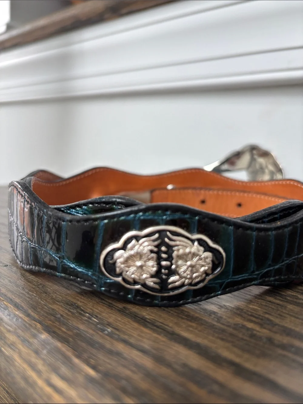 Abilene Boot Co croc texture leather belt, blue,silver tone buckle, size L